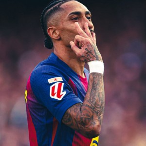 拉菲尼亚帽子戏法，巴萨5-2复仇塞维利亚，主场14连胜造西甲神迹